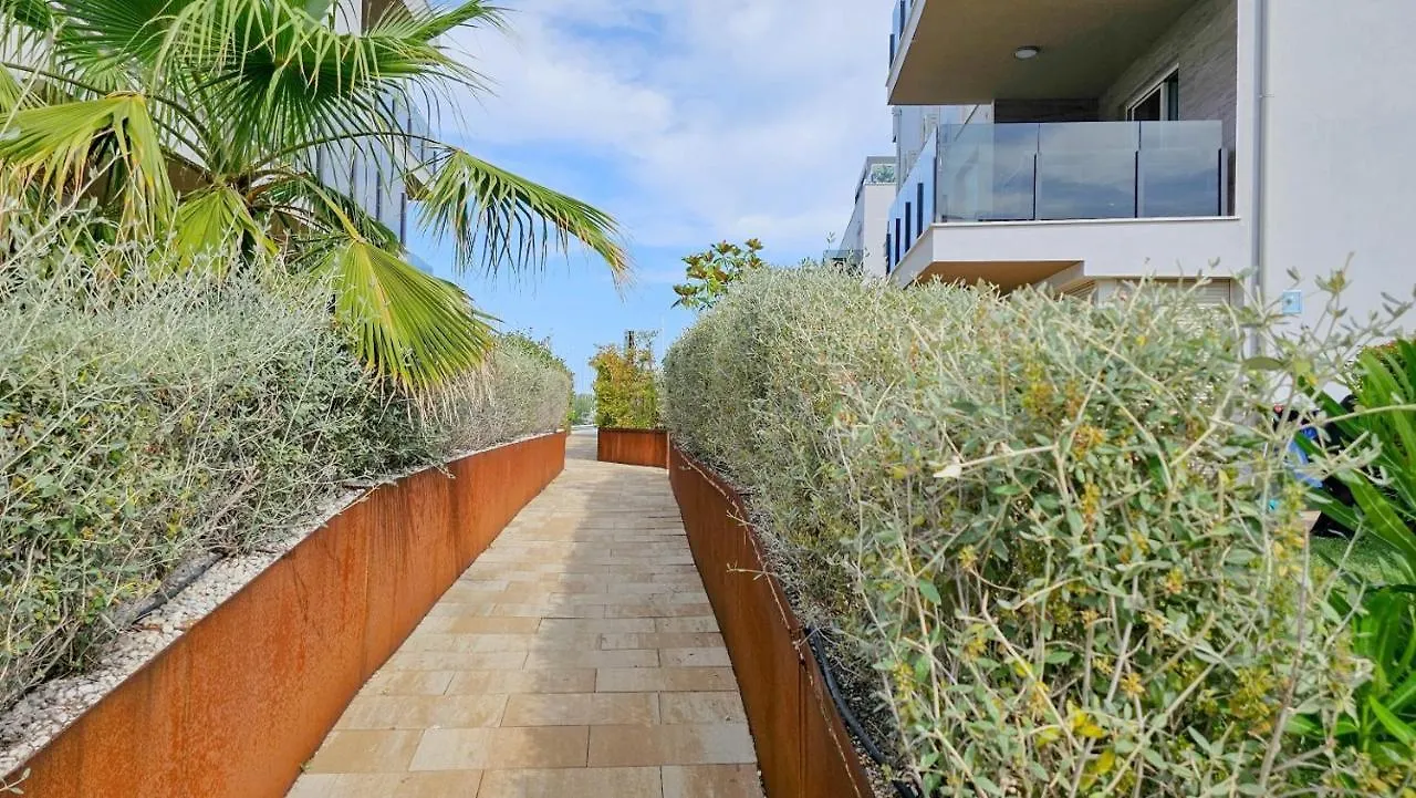 Apartment Green Oasis B3 Novigrad  Croatia